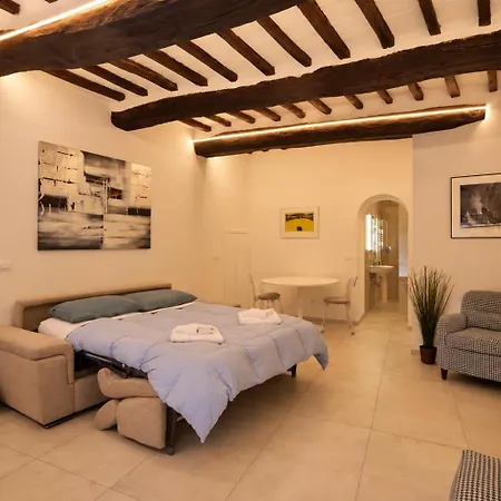 Elce - Historic Beams & Modern Design Apartment